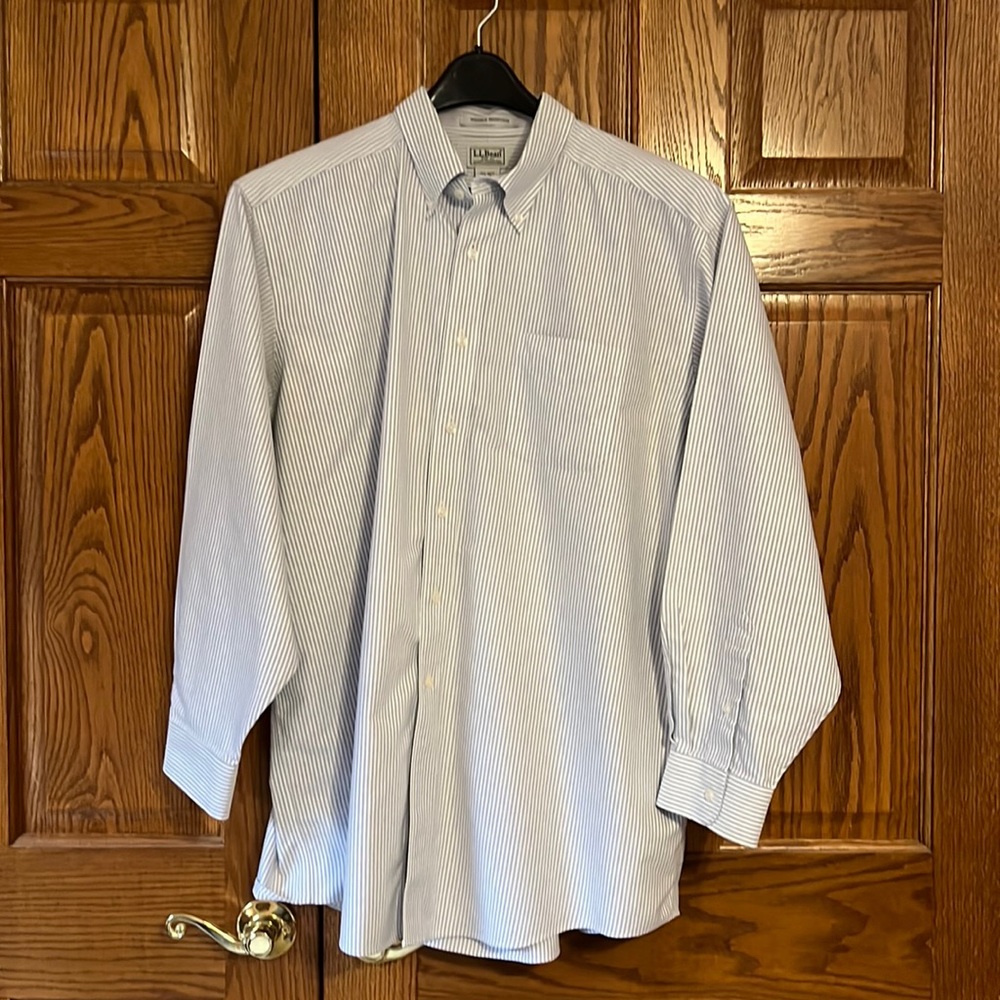 LLBean men’s wrinkle resistant Oxford